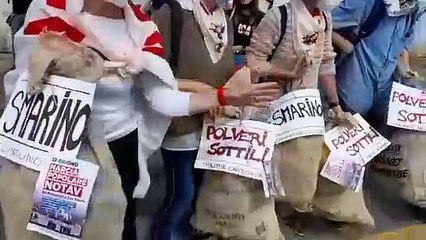 No Tav, presidio davanti a sede Telt a Torino