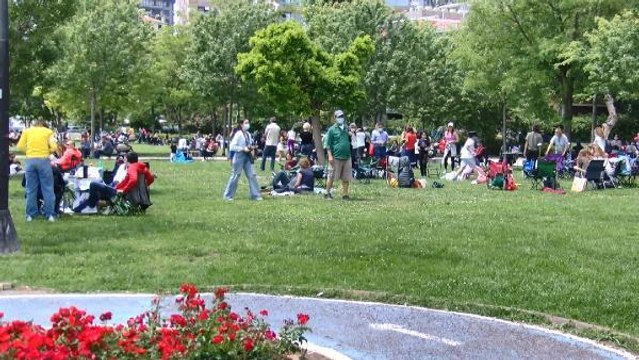 CADDEBOSTAN SAHİLİ'NDE YOĞUNLUK