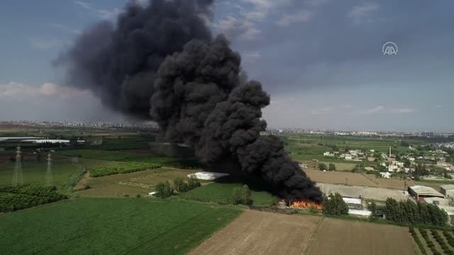 Son dakika haberi | Geri dönüşüm tesisinin bahçesinde çıkan yangına müdahale ediliyor