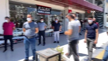 Turizm bölgesi Kundu'da toplanan esnaf, yeni saat uygulaması talebi