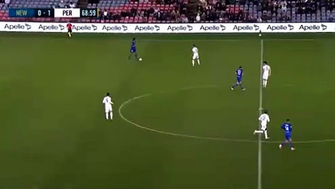 Goal - 1:1 - 70' , Newcastle Jets