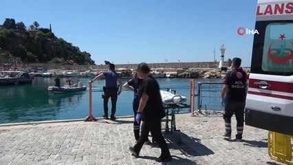 Rüzgarın devirdiği cankurtaran kulesinin altında kalan vatandaş yaralandı