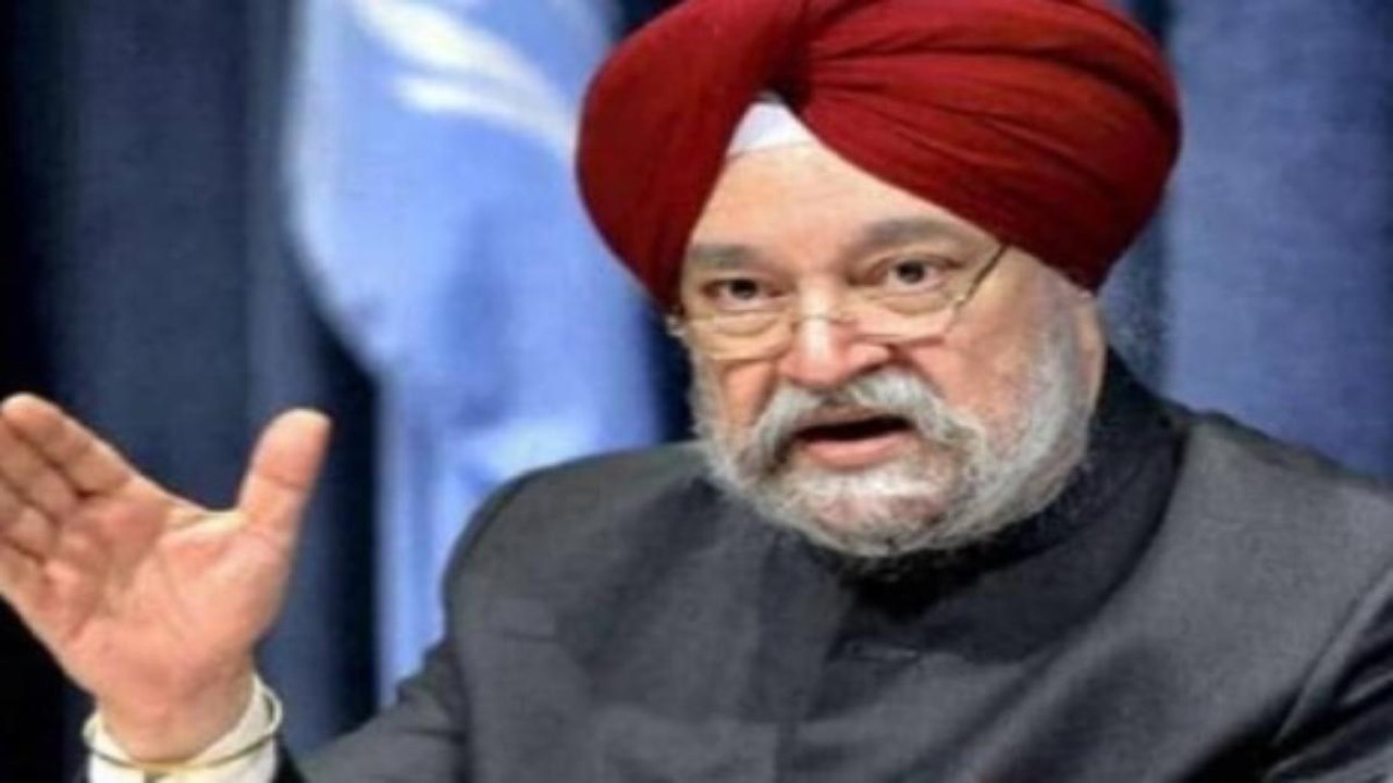 Minister Hardeep Puri clarifies on Centre's vac...