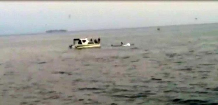 Küçükçekmece açıklarında bir tekne alabora oldu: 4 kişi kurtarıldı