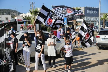 Beşiktaş'ın Süper Lig şampiyonluğu Bodrum'da kutlandı