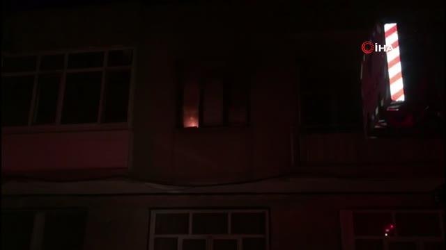 Bacayı temizlemek için benzin döktü, üst kat komşusunun evini yaktı