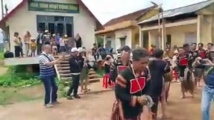 Cồng chiêng Tây Nguyên_Đoàn Công chiêng H.Eahleo .Đaklak _