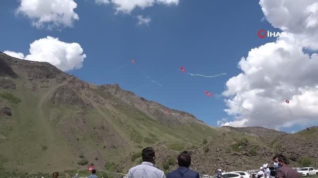 Nemrut Dağı'nda uçurtma şenliği