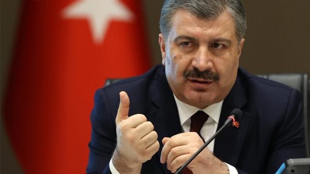 Bakan Koca güzel haberi gece yarısı paylaşımıyla duyurdu: Aşılar hastaneye yatış oranını ve ölüm oranını azaltıyor