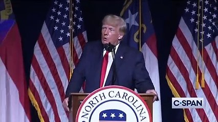 Скачать видео: Donald Trump, banni des réseaux sociaux, a donné cette nuit son premier discours télévisé depuis des mois en avertissant que la 