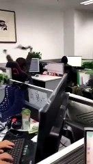 Jolie technique pour changer le sac de sa poubelle