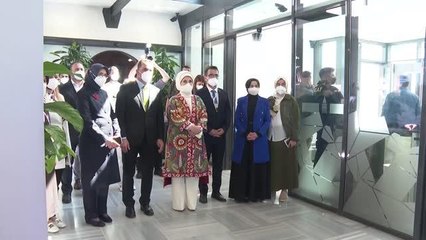 Emine Erdoğan, Beyoğlu'nda atıktan dönüştürülen ürünlerin yer aldığı serginin açılışını yaptı