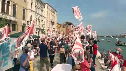 Venezia: ripartono le crociere... e le proteste di chi non vuole più le grandi navi in laguna