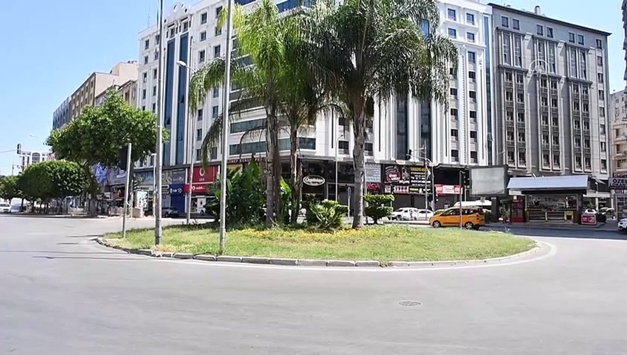 ADANA - Sokağa çıkma kısıtlaması nedeniyle sessizlik hakim