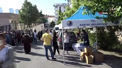Kartal Belediyesi’den LGS öncesi okullarda maske, su ve dezenfektan ikramı