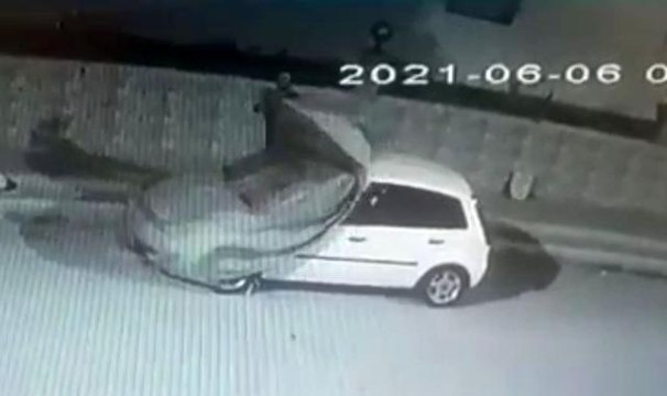 Hırsızın rahat tavrına alarm bile engel olamadı