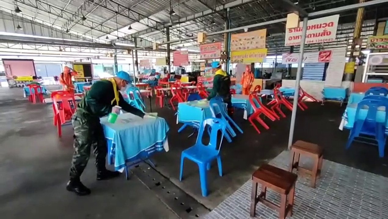 พล.ร.9 เคียงข้างประชาชนออกฉีดพ่นน้ำยาฆ่าเชื้อในตลาด และโรงเรียน