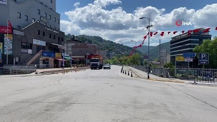 Bir günlük kısıtlamada cadde ve sokaklar boş kaldı