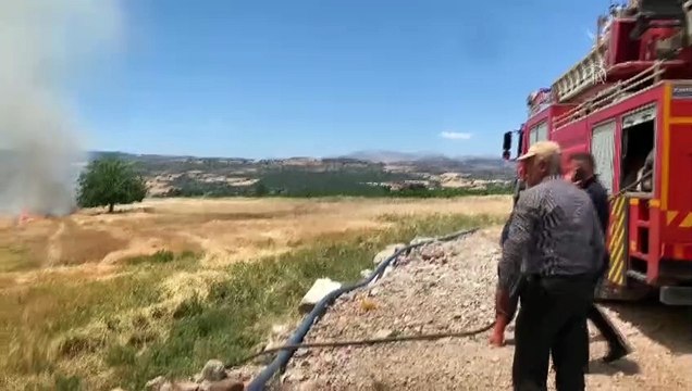 KAHRAMANMARAŞ - Buğday hasadı sırasında çıkan yangın söndürüldü