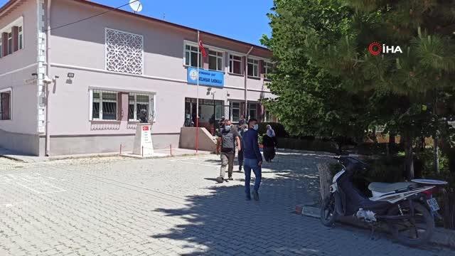 Atlıhisar Köyü'nde muhtarlık seçiminde 6 aday kıyasıya mücadele veriyor