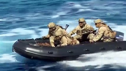 SAT timlerinin kullandığı cihaz Bakan Akar’ın dikkatini çekti Hemen incelemeye aldı