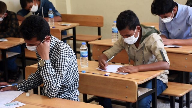 TEL ABYAD - Terör örgütü YPG/PKK'dan temizlenen Tel Abyad ilçesinde liselere geçiş sınavı başladı