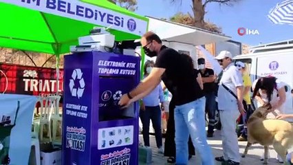 Atık pet şişeler sanat eserine dönüştü