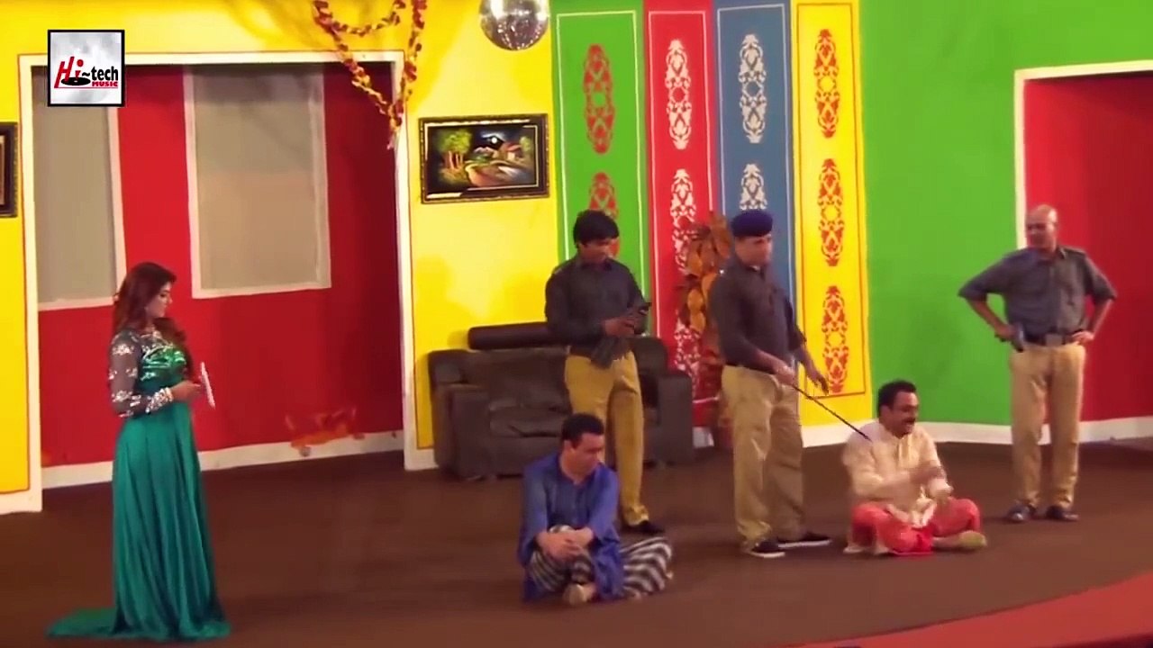 POLICE NE THARKI PHAR LYA  NASIR CHINYOTI /  NEW FUNNY COMEDY CLIP / [720p]