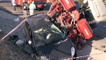 KİLİS - Otomobil ile traktör çarpıştı: 2 yaralı
