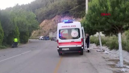 MANİSA OTOMOBİL VE İKİ MOTOSİKLETİN KARIŞTIĞI KAZADA 3 KİŞİ YARALANDI