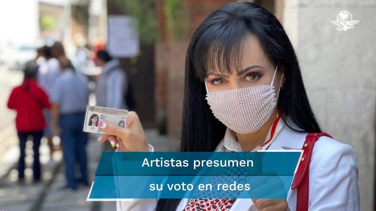 Famosos usan #VotarEsDeChingones; acuden a las...