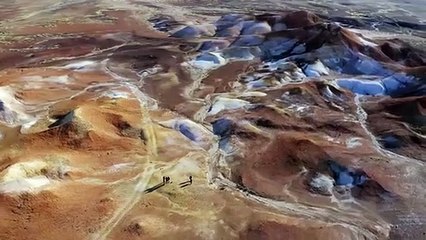 استعدادات لأول سباق سيارات طائرة في العالم