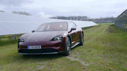 The new Porsche Taycan 4 Cross Turismo in Cherry Driving Video