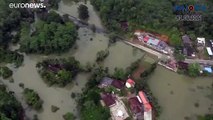فيديو: مصرع 16 شخصاً في سريلانكا ونزوح عشرات الآلاف جراء فيضانات عنيفة