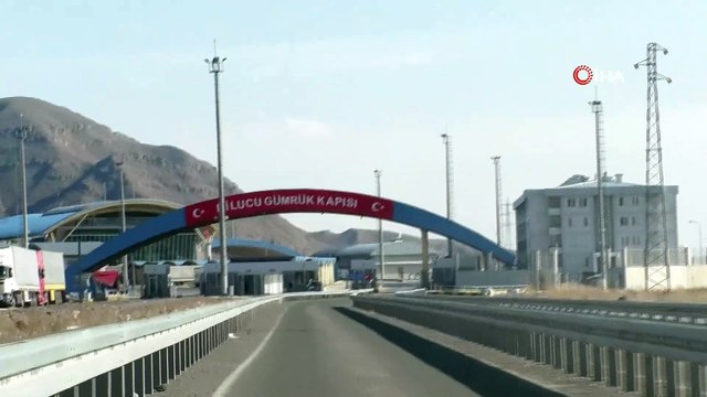 Ağrı Dağı heybetiyle misafirlerini ağırlıyor