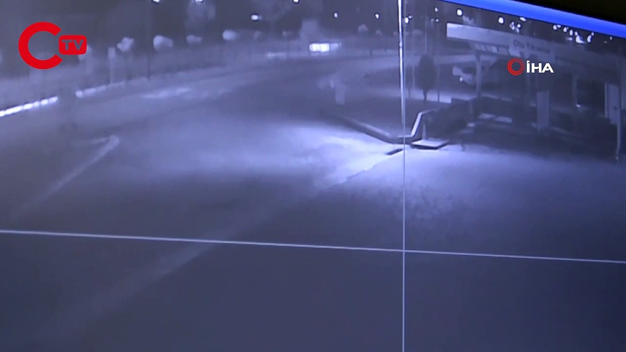 Sivil polis aracı ile otomobil çarpıştı: 1 polis şehit oldu,1 astsubay yaşamını yitirdi