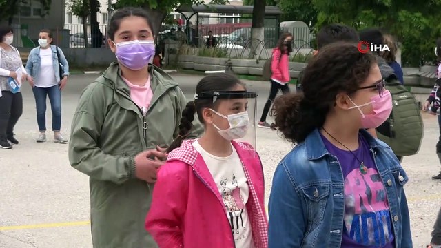 Lise ve ortaokullar yüz yüze eğitime başladı