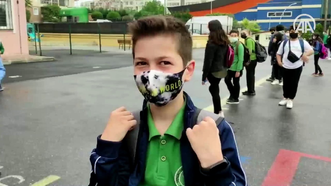 Kademeli normalleşme süreciyle ortaokullarda yüz yüze eğitime başlandı