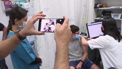 إسرائيل توسع حملة التطعيم ضد كوفيد-19 لتشمل المراهقين من 12-16 عاما