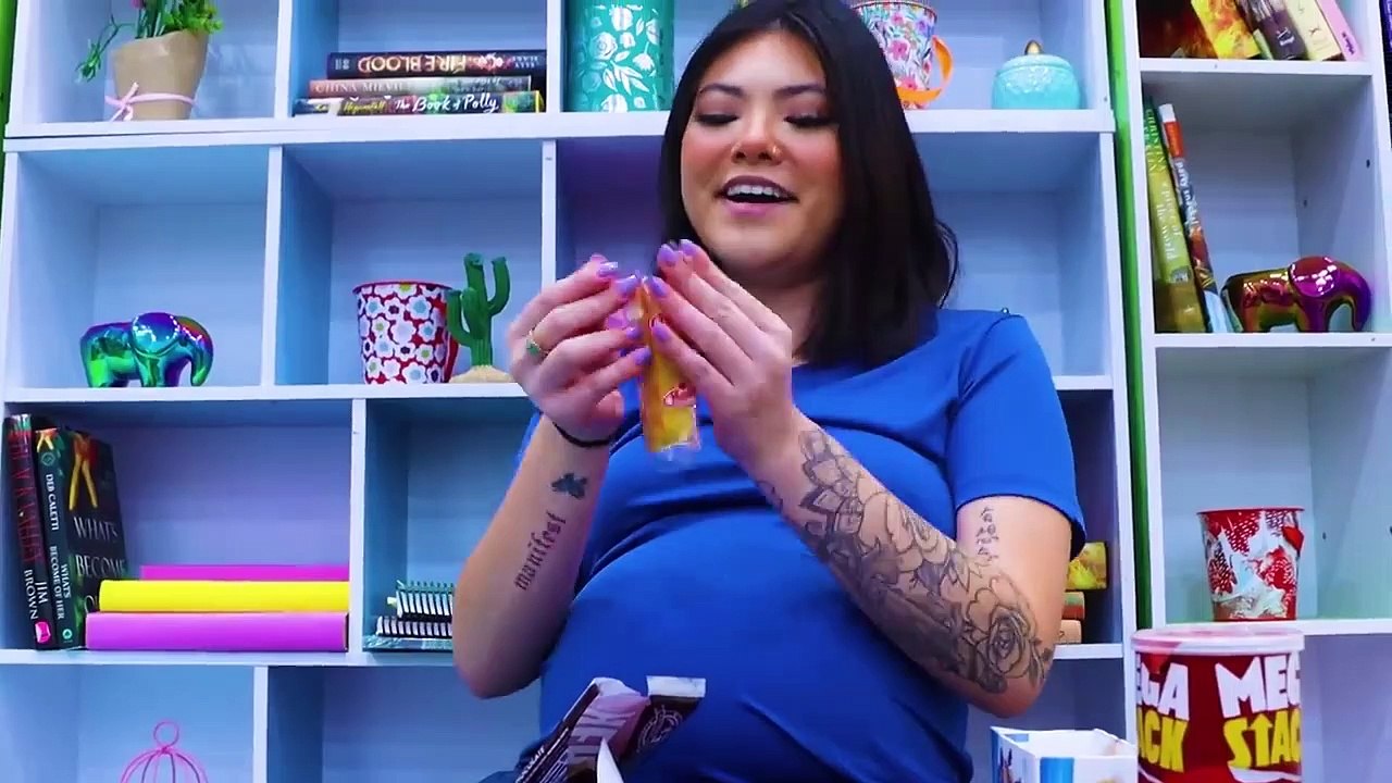 Hot Pregnant Vs Cold Pregnant | 7 Funny Pregnancy Situation & Crazy Life Hacks By Crafty Hacks