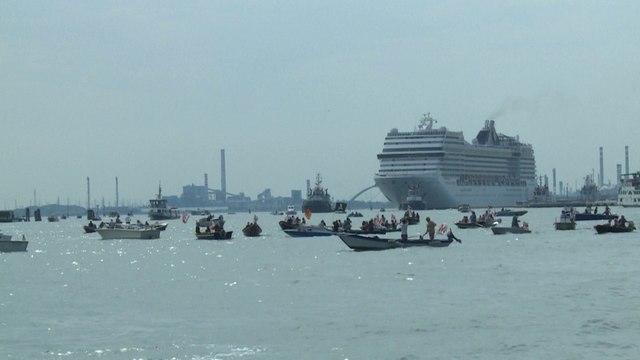 Venise: manifestations sur les canaux contre le retour des paquebots dans la baie