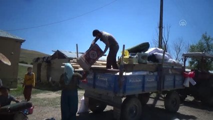 Hayvan yetiştiricilerinin yayla yolculuğu başladı