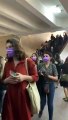 İstanbul Sözleşmesi'ni savunan kadınlar dava öncesi adliye koridorunda 'İnadına isyan', 'İnadına özgürlük' sloganları attı