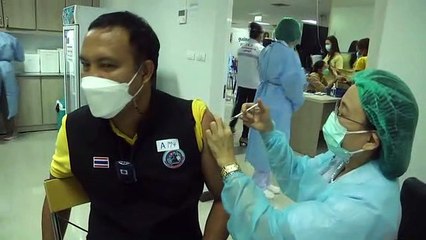 ฉีดวัคซีนAstraZenecaวันแรกคึกคักยายทวดอายุมากที่สุดในประเทศวัย101ปีร่วมฉีดด้วย