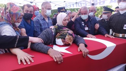 Şehidin annesinin feryatları yürekleri dağladı..."Çok yaktın beni oğul. Sözümü tutamadım annem 'bana ağlama' dedin"