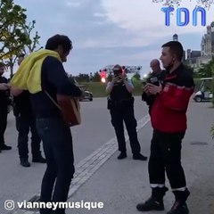 Vianney interpelle des pompiers & des policiers à Chambord !