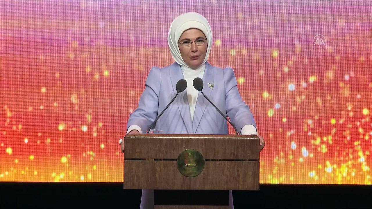 ANKARA - Emine Erdoğan 'Merhametin Dili Kuş Dili Vakıf Haftası Toplantısı'nda konuştu (1)