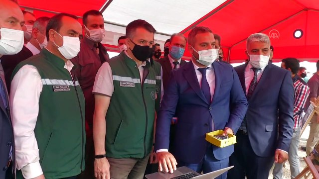 AFYONKARAHİSAR - Bakan Pakdemirli, yapımı tamamlanan Çay Barajı'nda incelemelerde bulundu (2)