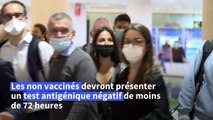 L'Espagne rouvre grand ses portes, des touristes vaccinés arrivent à Barcelone