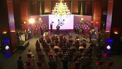 ANKARA - Cumhurbaşkanı Erdoğan, AK Parti Gençlik Kollarınca düzenlenen e-Spor turnuvasının final maçını izledi (1)